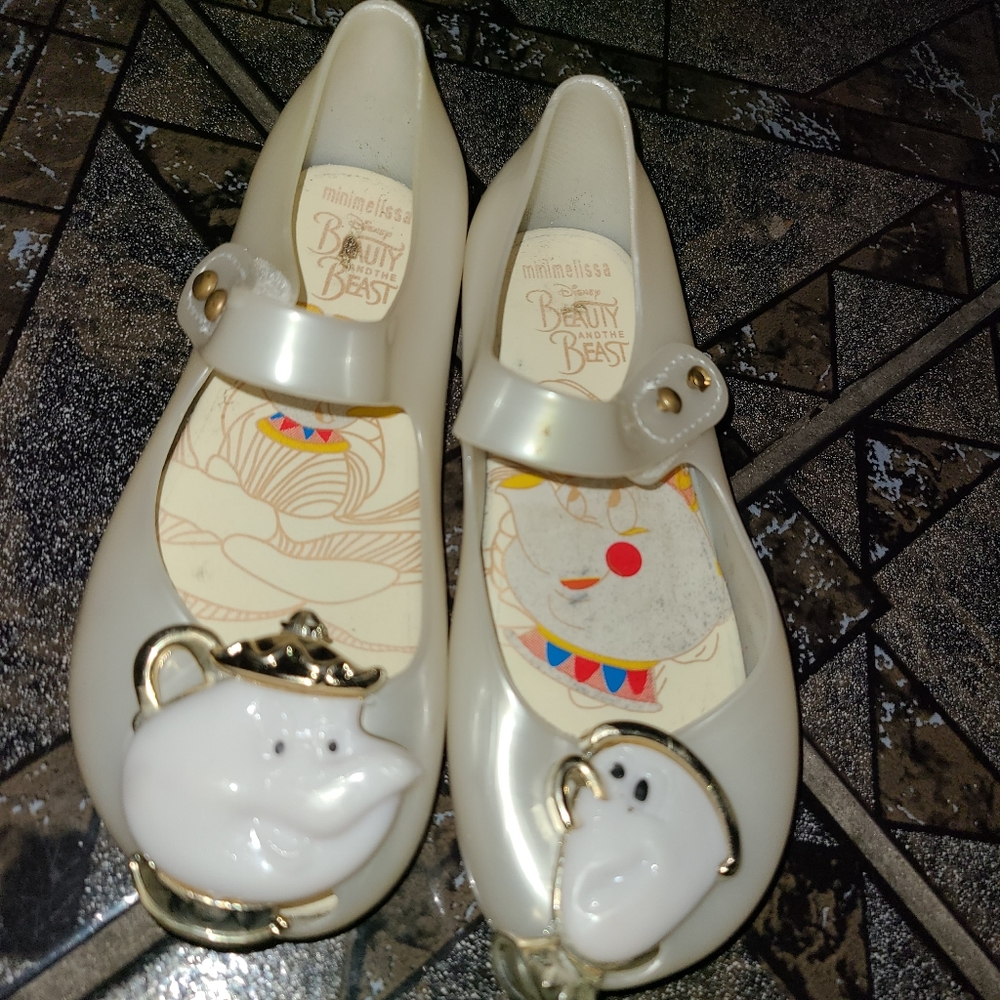 Girl sandals